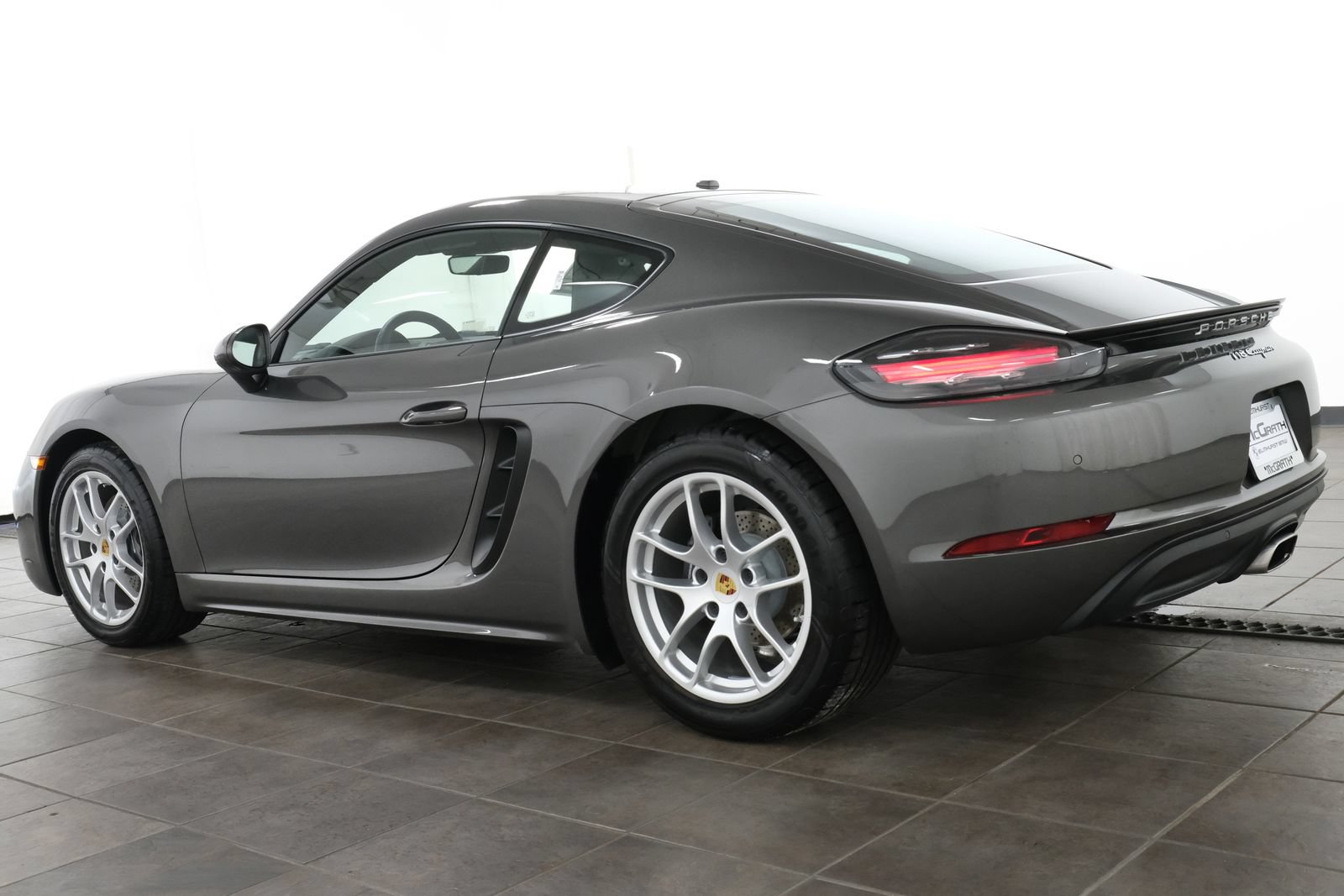 Used 2021 Porsche 718 Cayman RWD image 4