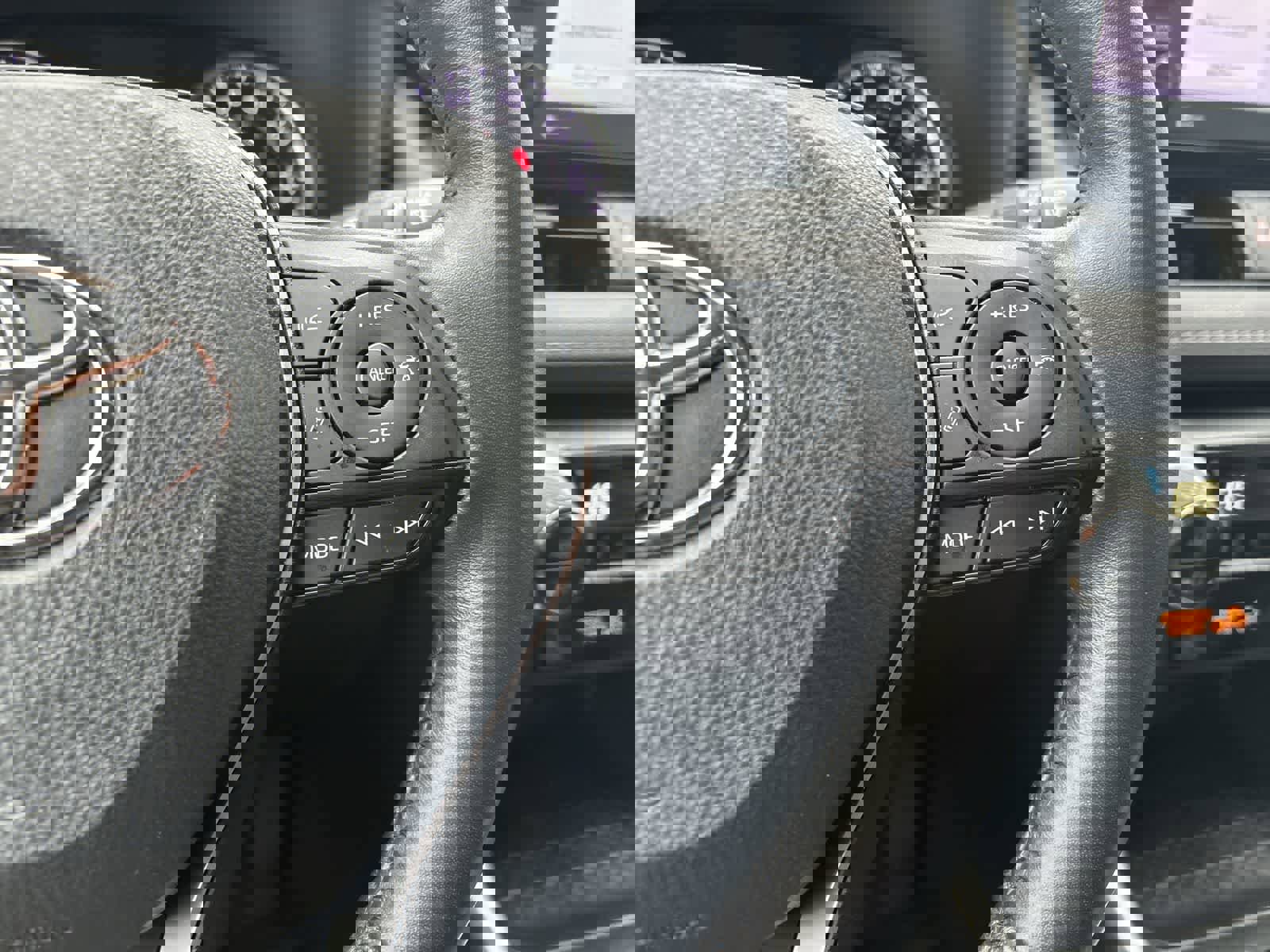 Used 2022 Toyota RAV4 XLE image 12