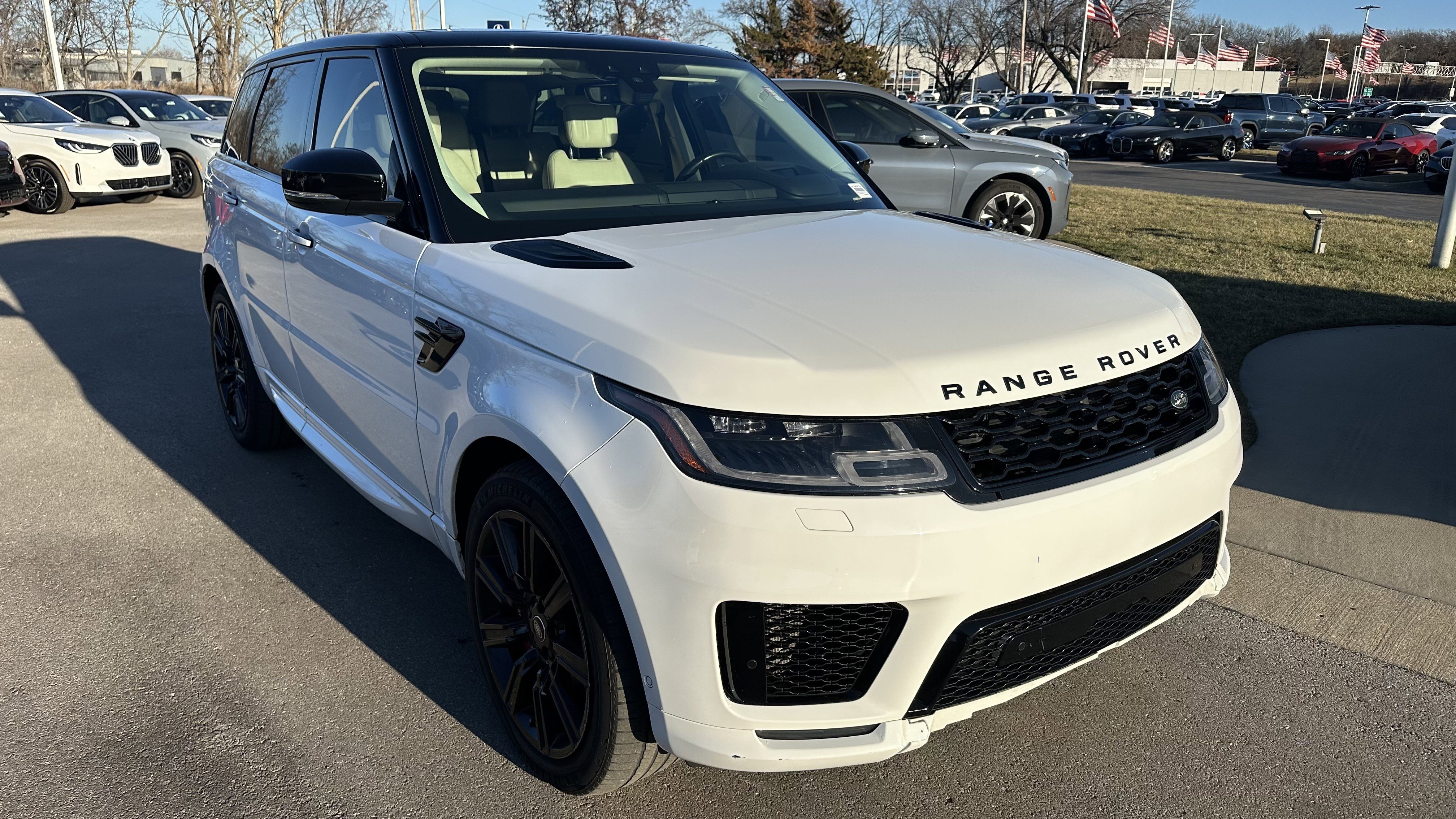 Used 2018 Land Rover Range Rover Sport HSE Dynamic image 2