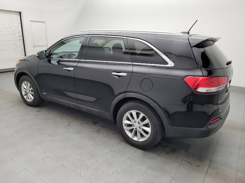 Used 2017 Kia Sorento LX image 3