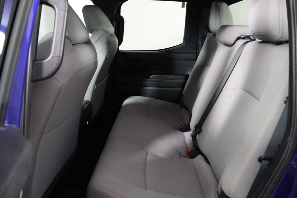 Used 2025 Toyota Tacoma SR5 AWD/4WD image 17