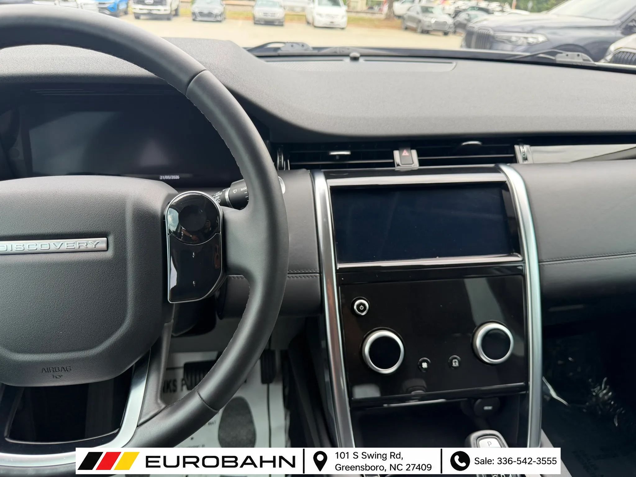 Used 2020 Land Rover Discovery Sport SE AWD/4WD image 14