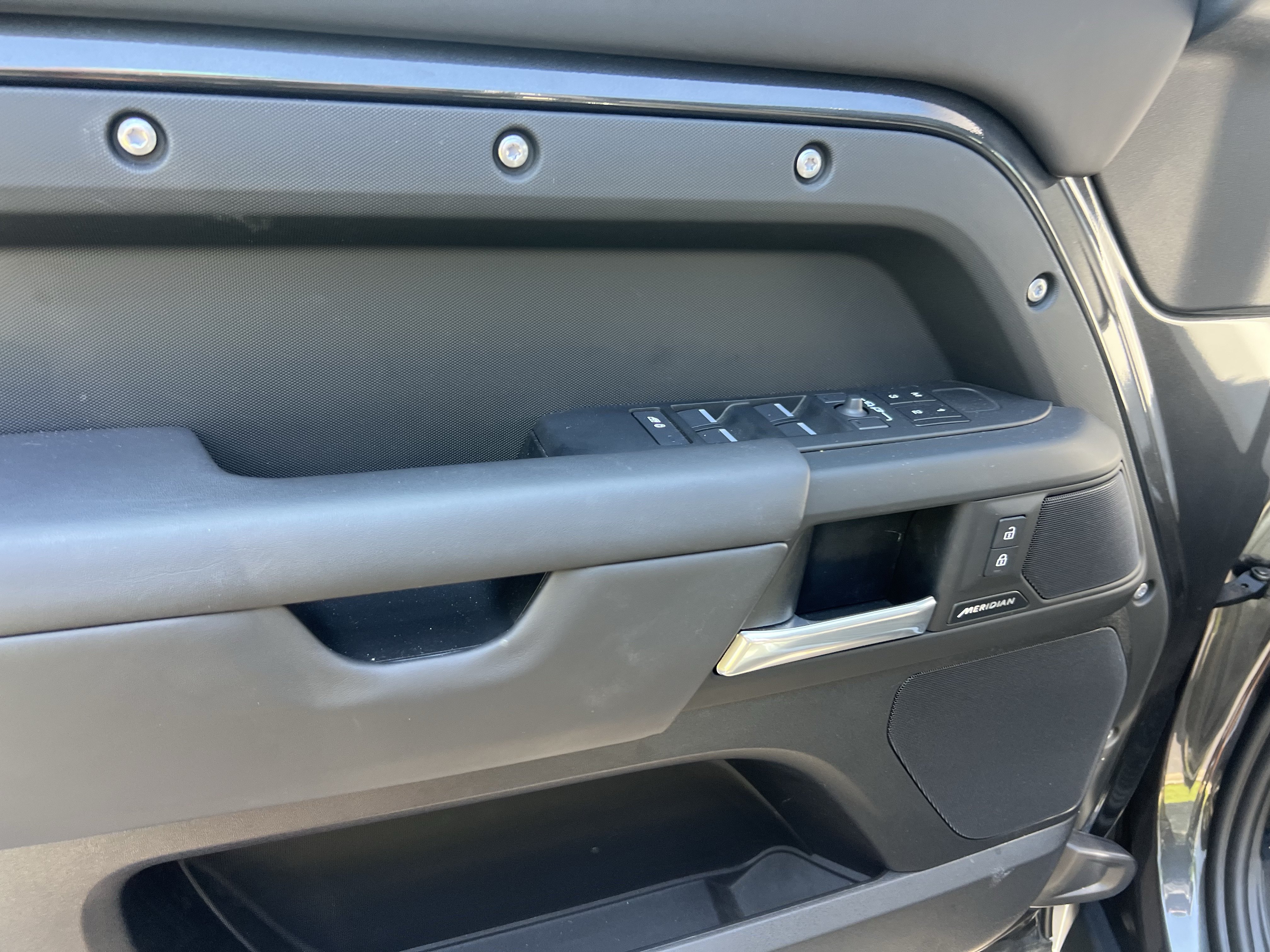 Used 2025 Land Rover Defender 110 S AWD/4WD image 15
