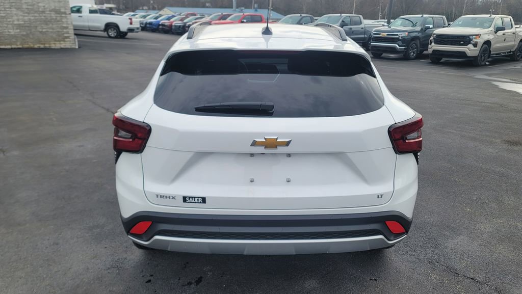 New 2026 Chevrolet Trax LT FWD image 10