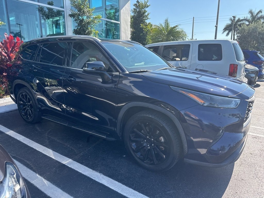 Used 2022 Toyota Highlander XLE