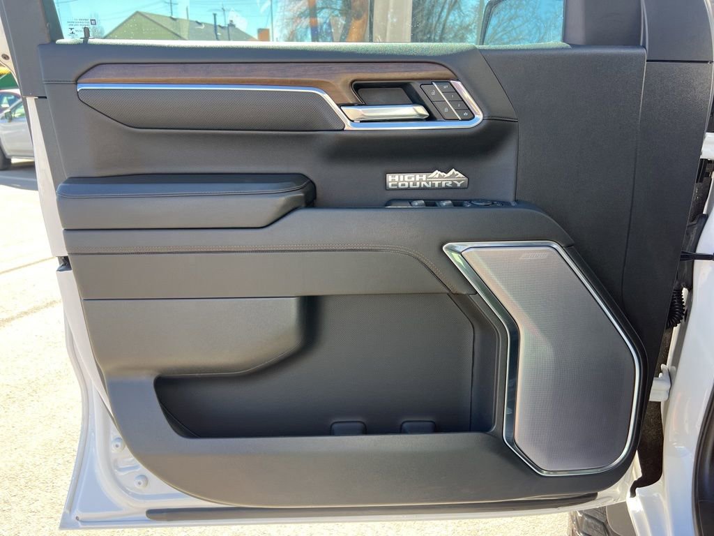 Used 2023 Chevrolet Silverado 1500 High Country w/ High Country Premium Package image 10