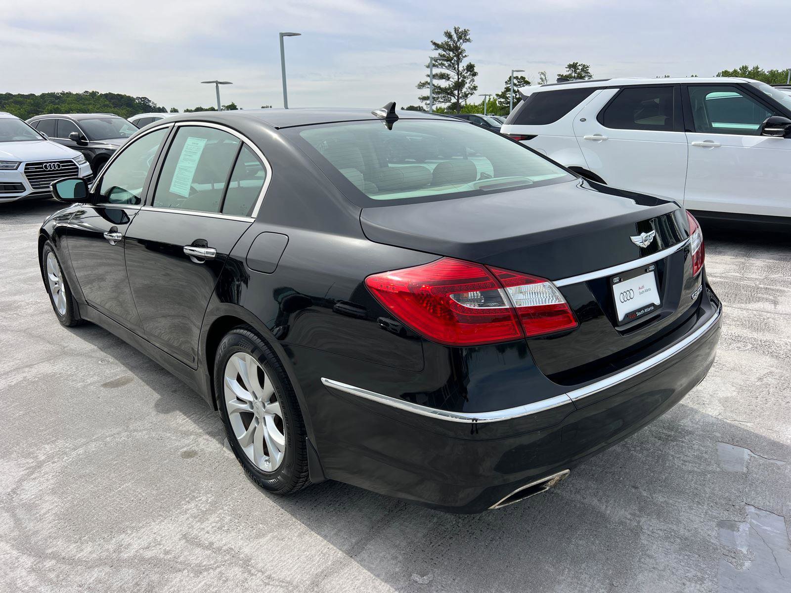 Used 2013 Hyundai Genesis 3.8 RWD image 7