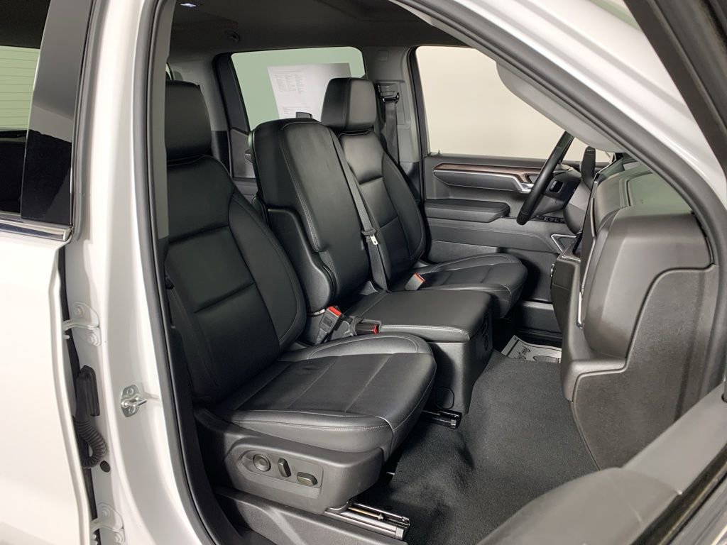 Used 2025 GMC Sierra 1500 SLT AWD/4WD image 39