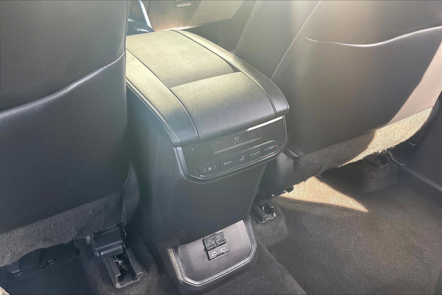 Used 2023 Toyota Highlander XSE AWD/4WD image 41