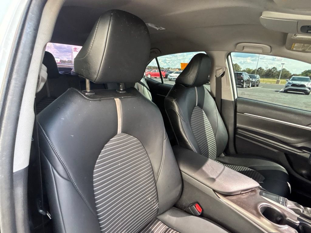 Used 2023 Toyota Camry SE FWD image 17