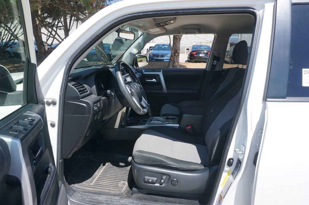 Used 2017 Toyota 4Runner SR5 image 2