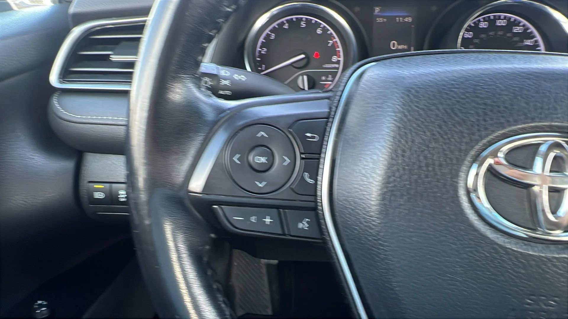 Used 2019 Toyota Camry SE image 14