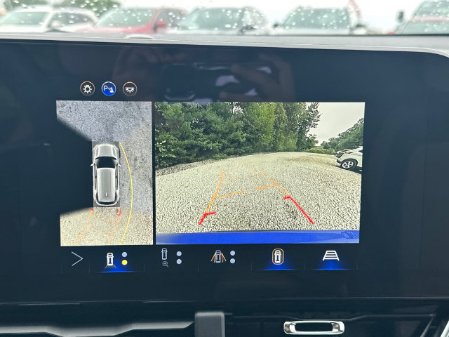 Used 2026 Chevrolet Equinox ACTIV w/ Convenience Package III AWD/4WD image 33