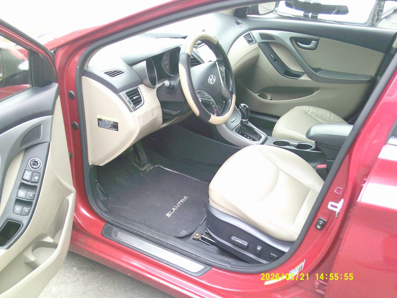 Used 2014 Hyundai Elantra Limited w/ Option Group 03 FWD image 7