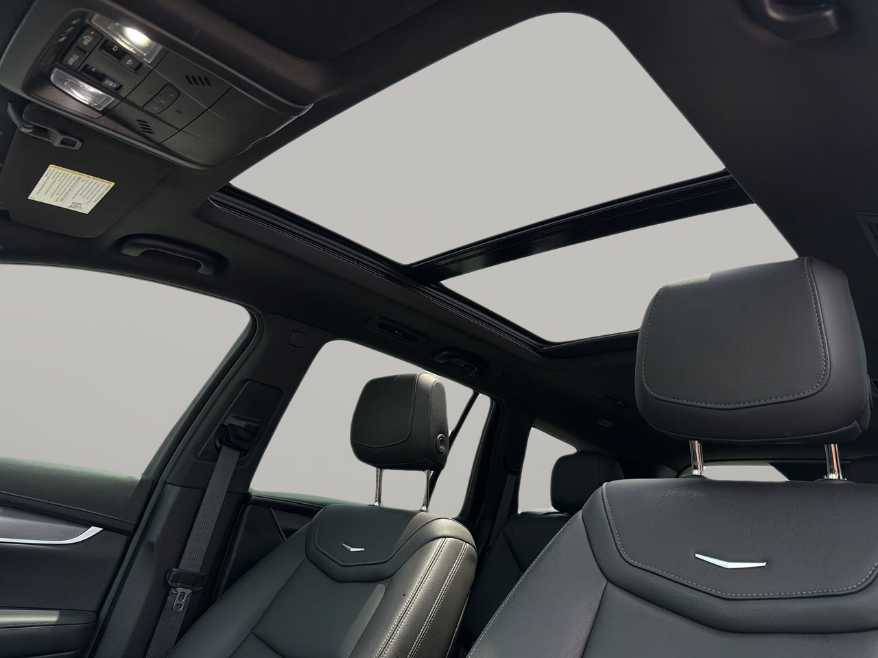 Used 2025 Cadillac XT6 Luxury FWD image 22