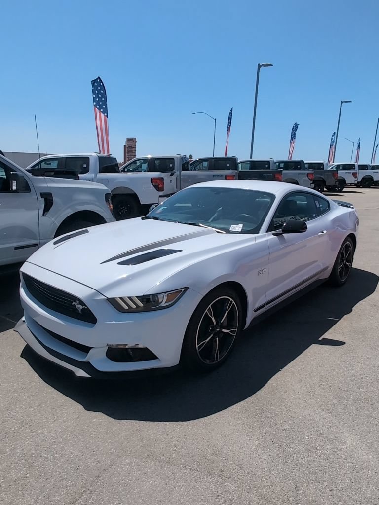 Used 2016 Ford Mustang GT Premium RWD image 4
