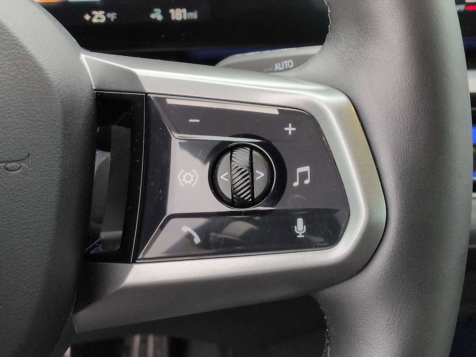 Used 2025 BMW i5 xDrive40 w/ M Sport Package image 25