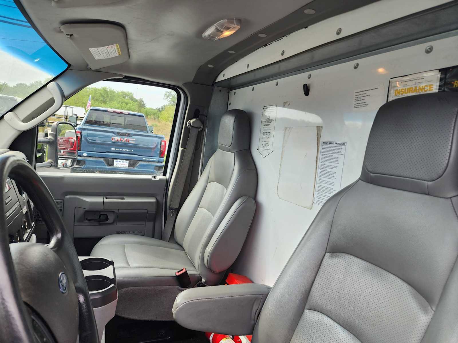 Used 2018 Ford E-350 and Econoline 350 Super Duty image 19