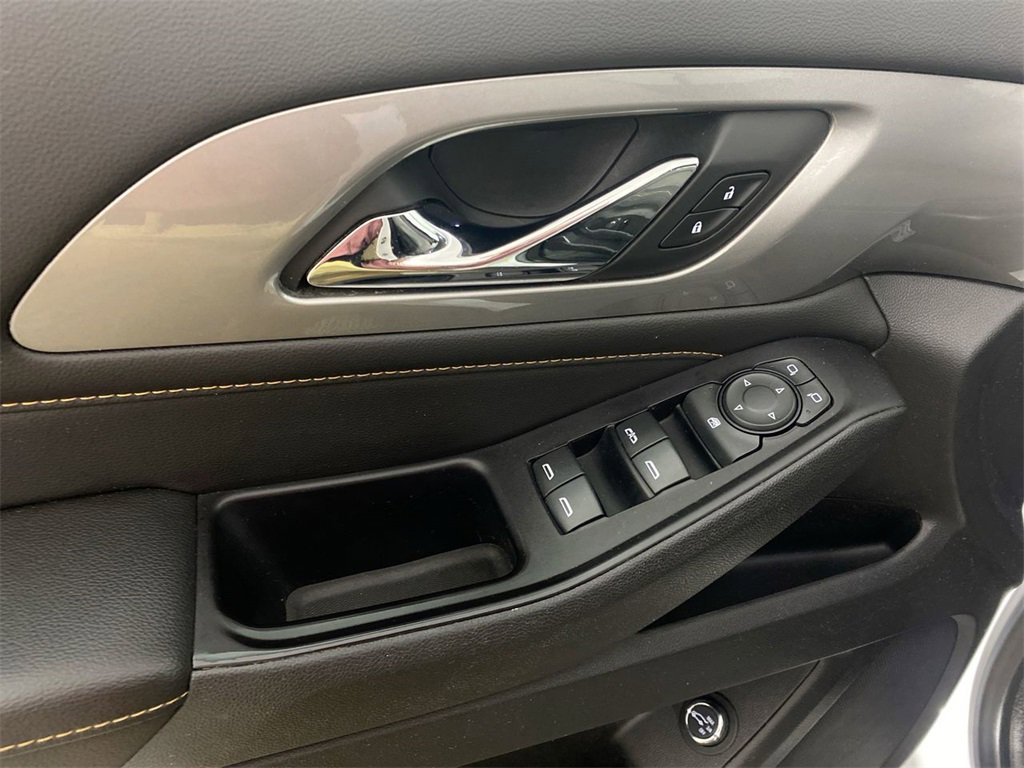 Used 2019 Chevrolet Traverse LT image 13