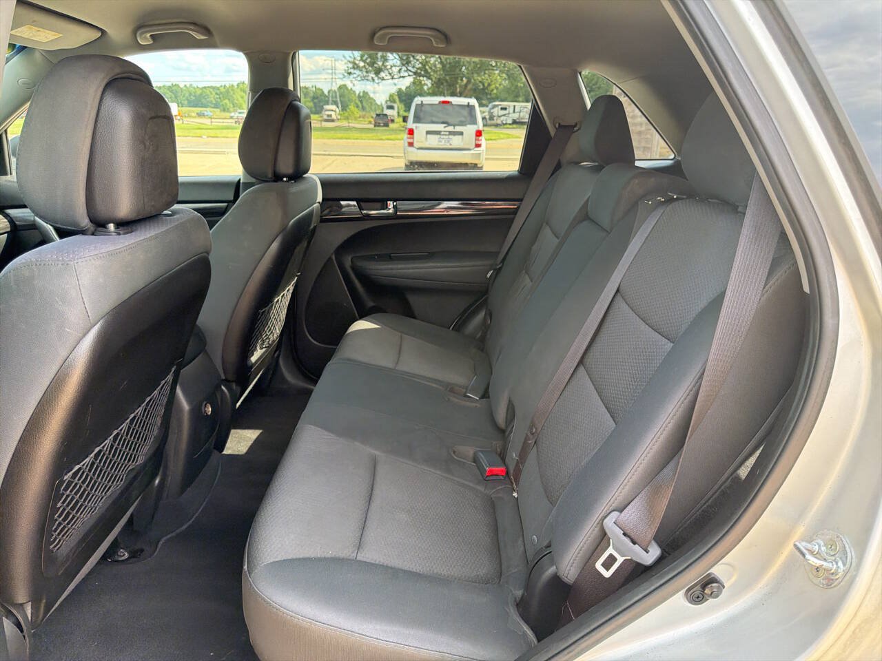 Used 2013 Kia Sorento LX w/ Convenience Pkg FWD image 14