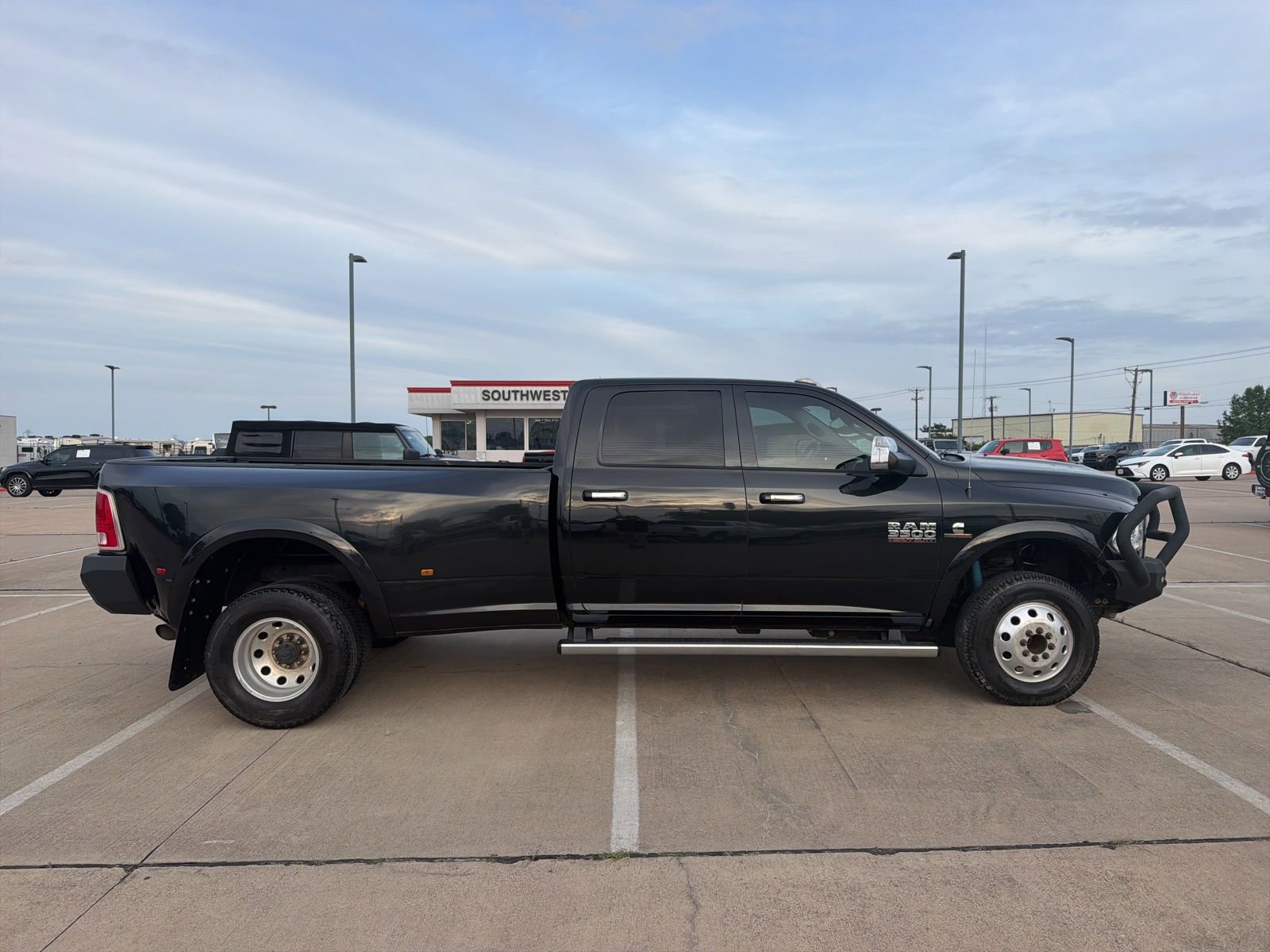 Used 2017 RAM 3500 Laramie AWD/4WD image 4