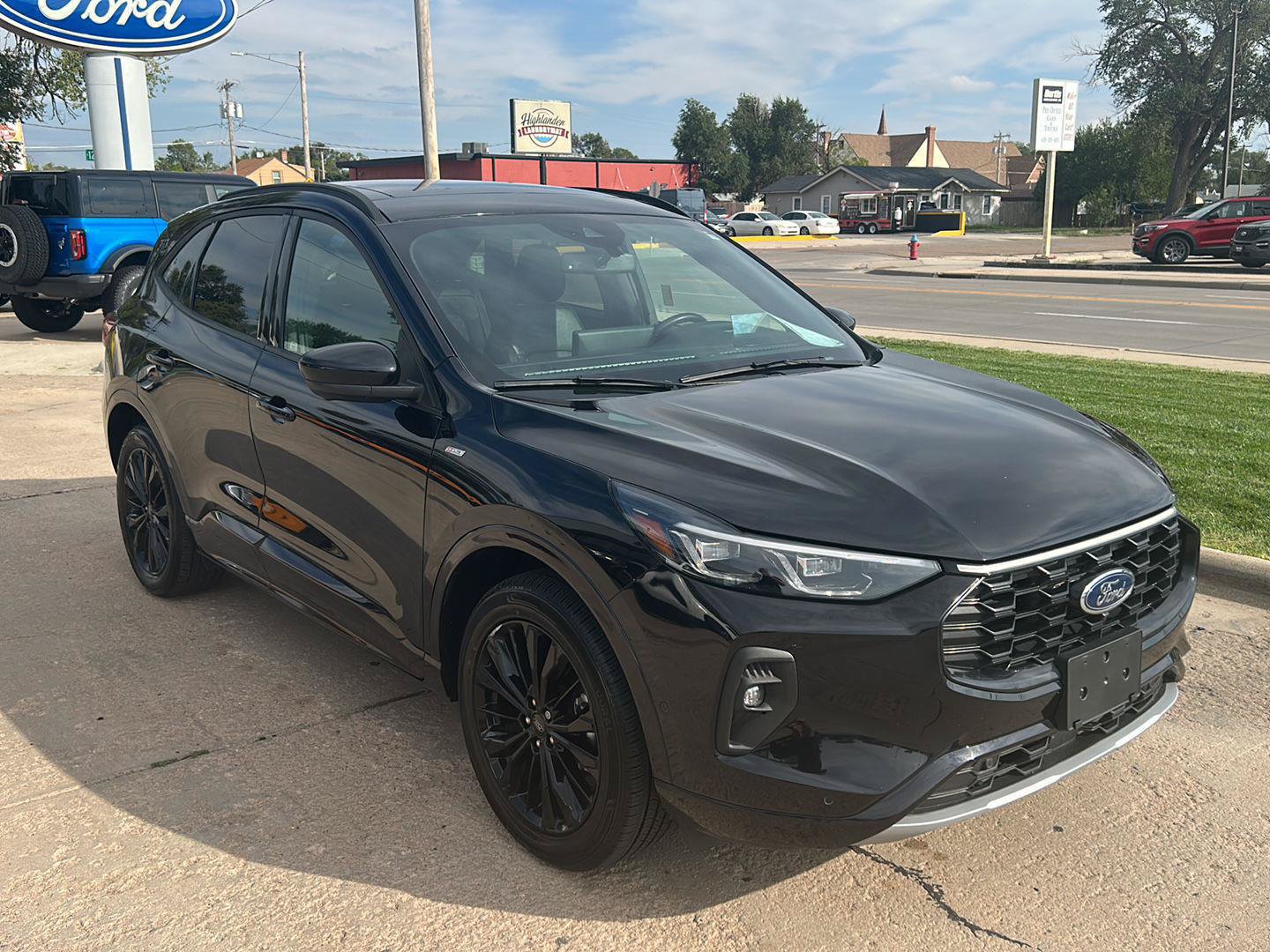 Used 2024 Ford Escape ST-Line Elite w/ Premium Technology Package AWD/4WD image 5