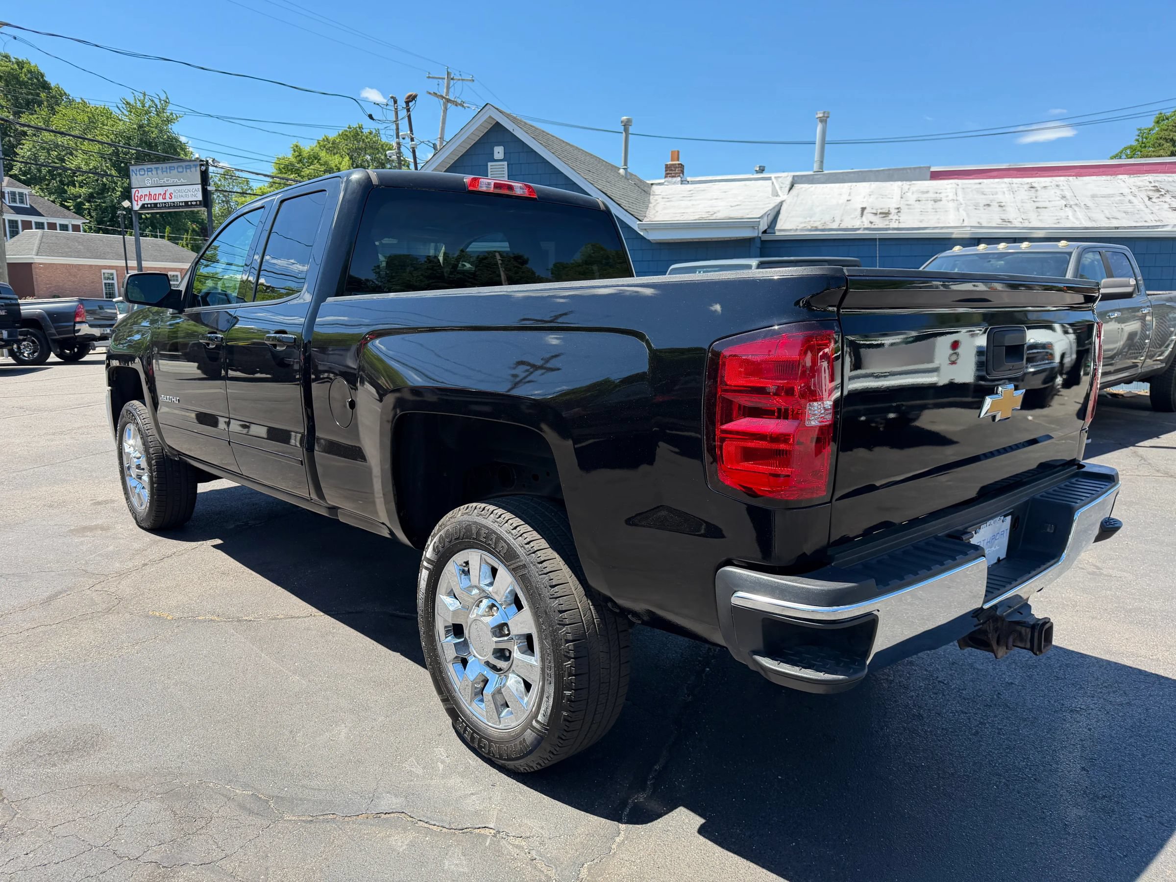 Used 2015 Chevrolet Silverado 2500 LT w/ LT Convenience Package AWD/4WD image 4