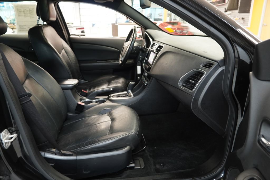 Used 2012 Chrysler 200 Limited w/ Sun/Sound Group image 32