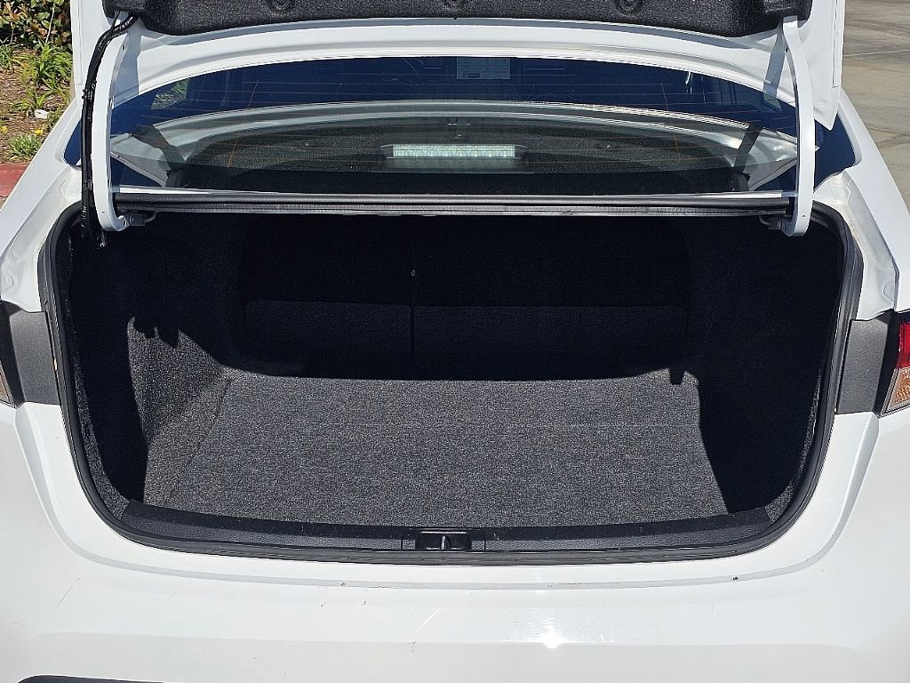 Used 2025 Toyota Corolla LE image 12