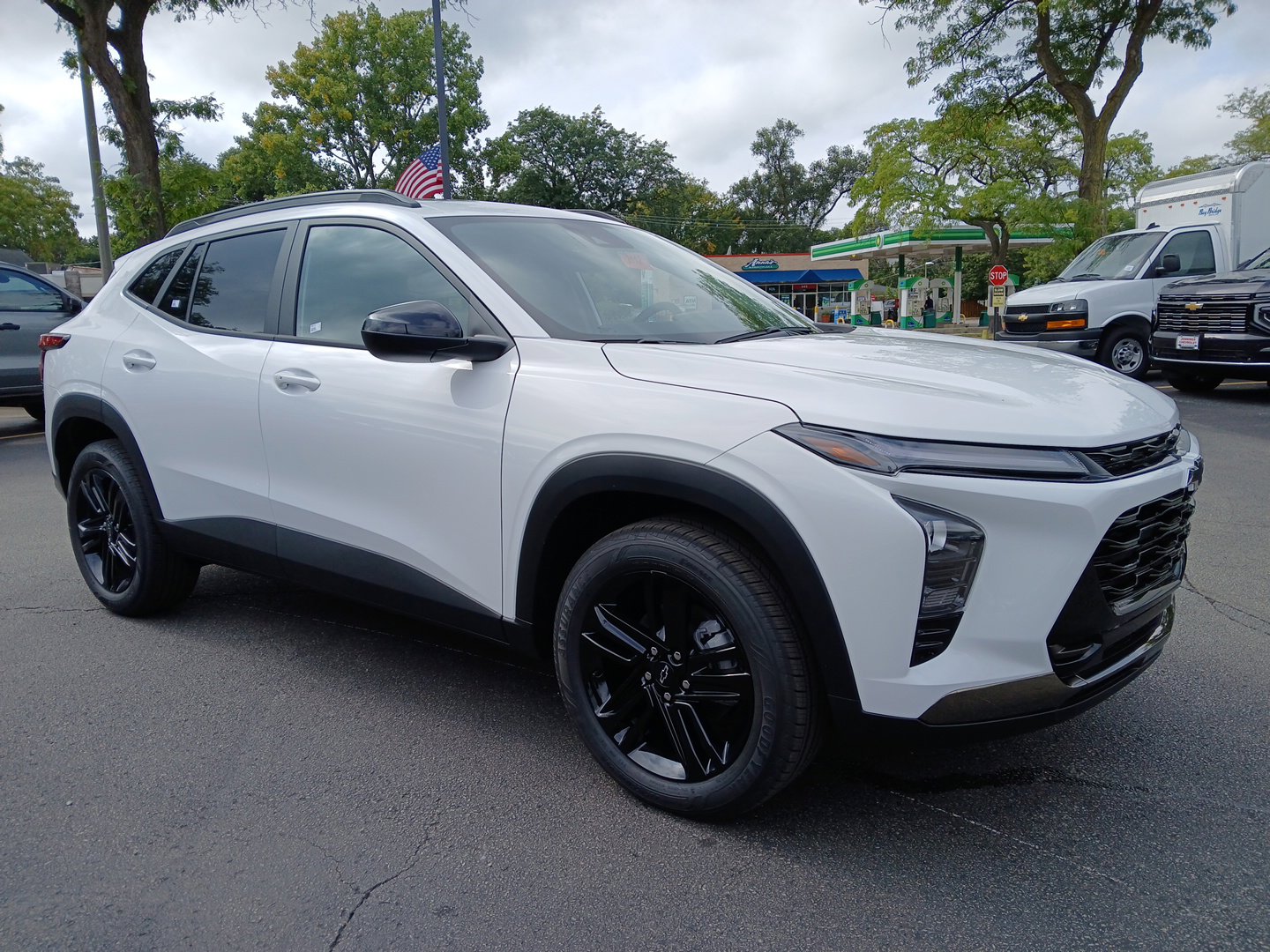 Used 2026 Chevrolet Trax ACTIV w/ Sunroof Package image 2