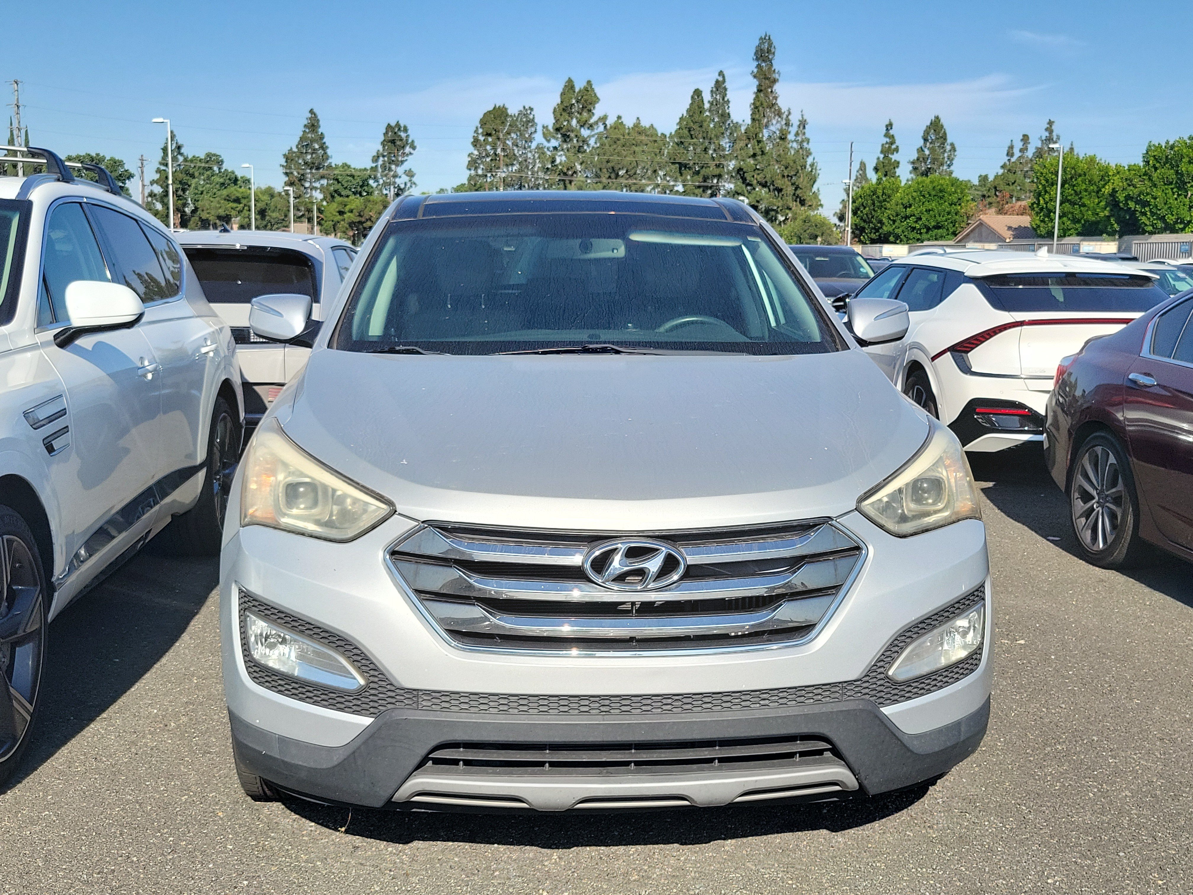 Used 2013 Hyundai Santa Fe Sport 2.0T w/ Technology Pkg FWD image 2