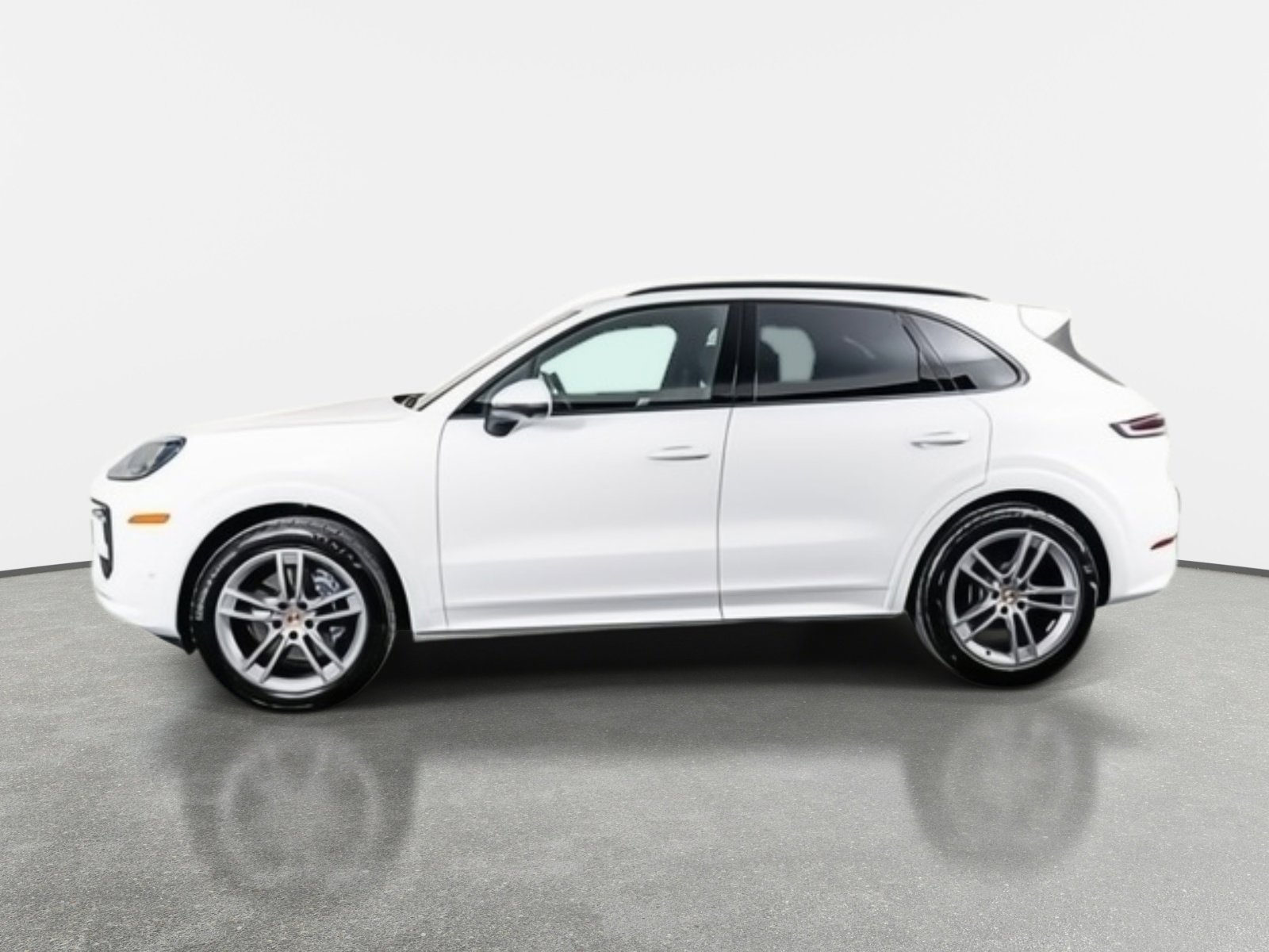 Used 2025 Porsche Cayenne image 35