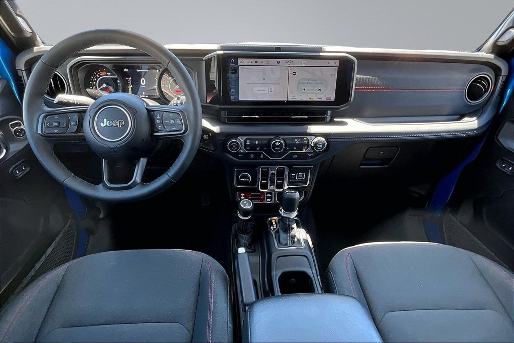 Certified 2025 Jeep Wrangler Unlimited Rubicon w/ Convenience Group AWD/4WD image 9