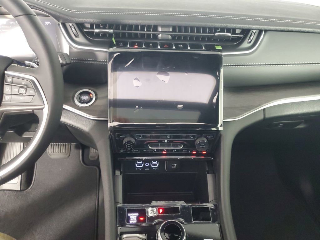 New 2025 Jeep Grand Cherokee L Limited image 18