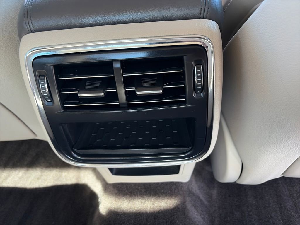 Used 2017 Lincoln Continental Premiere FWD image 34