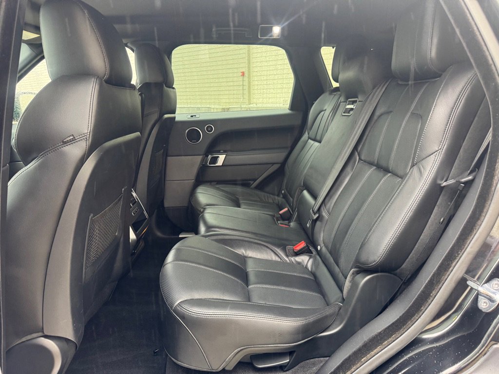Used 2015 Land Rover Range Rover Sport SE image 21