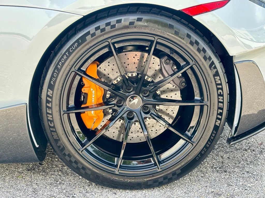 Used 2020 McLaren 600LT Spider RWD image 19