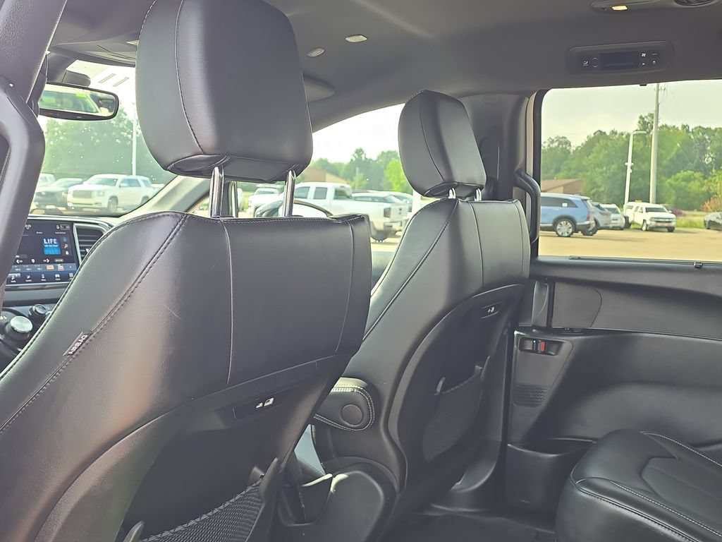 Used 2025 Chrysler Pacifica Select FWD image 29