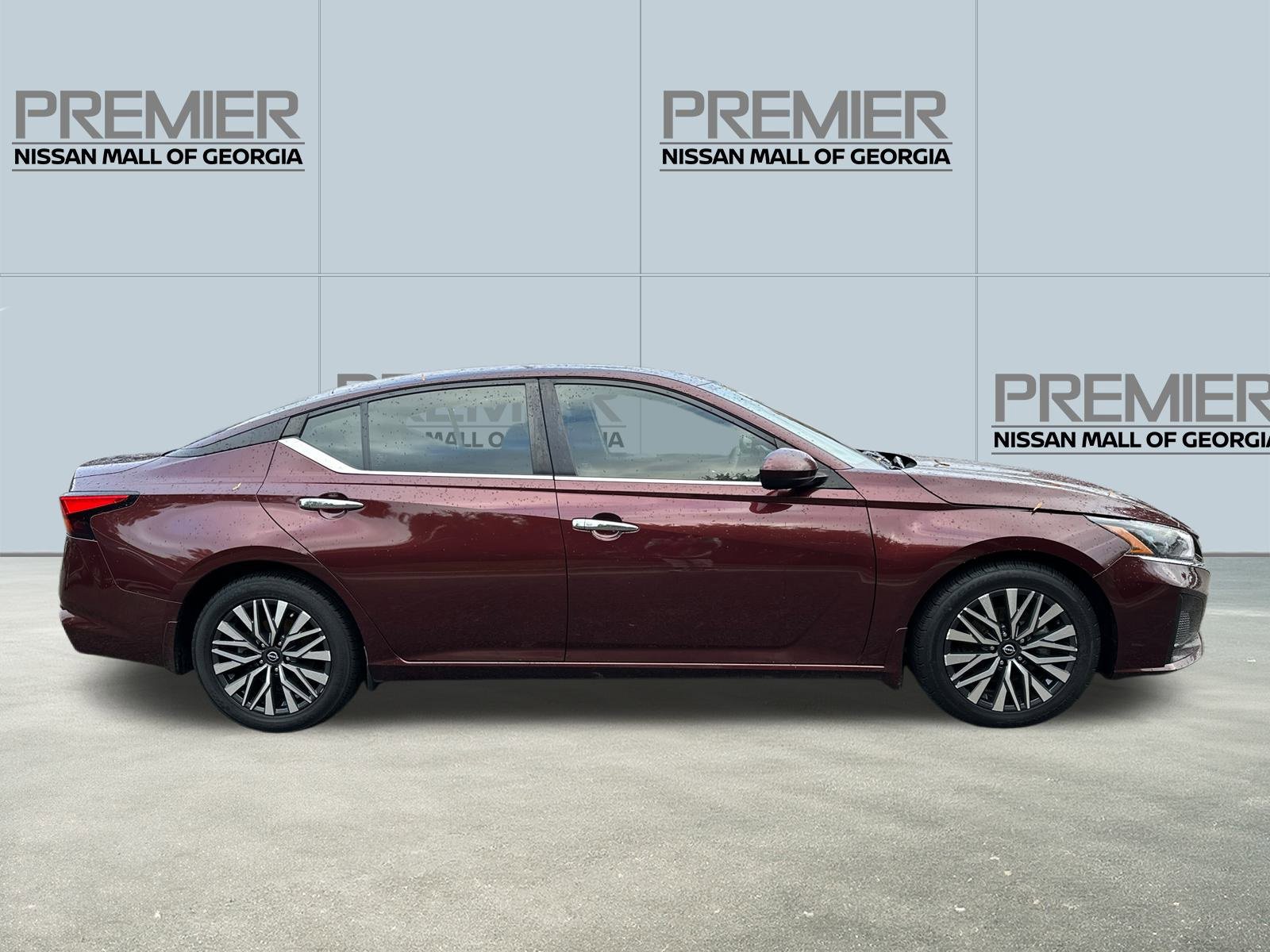 Used 2023 Nissan Altima 2.5 SV w/ SV Premium Package image 4