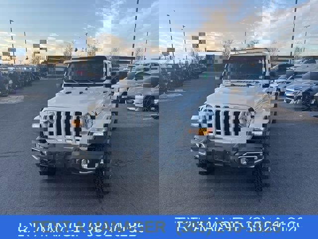 Used 2019 Jeep Wrangler Unlimited Sahara image 3