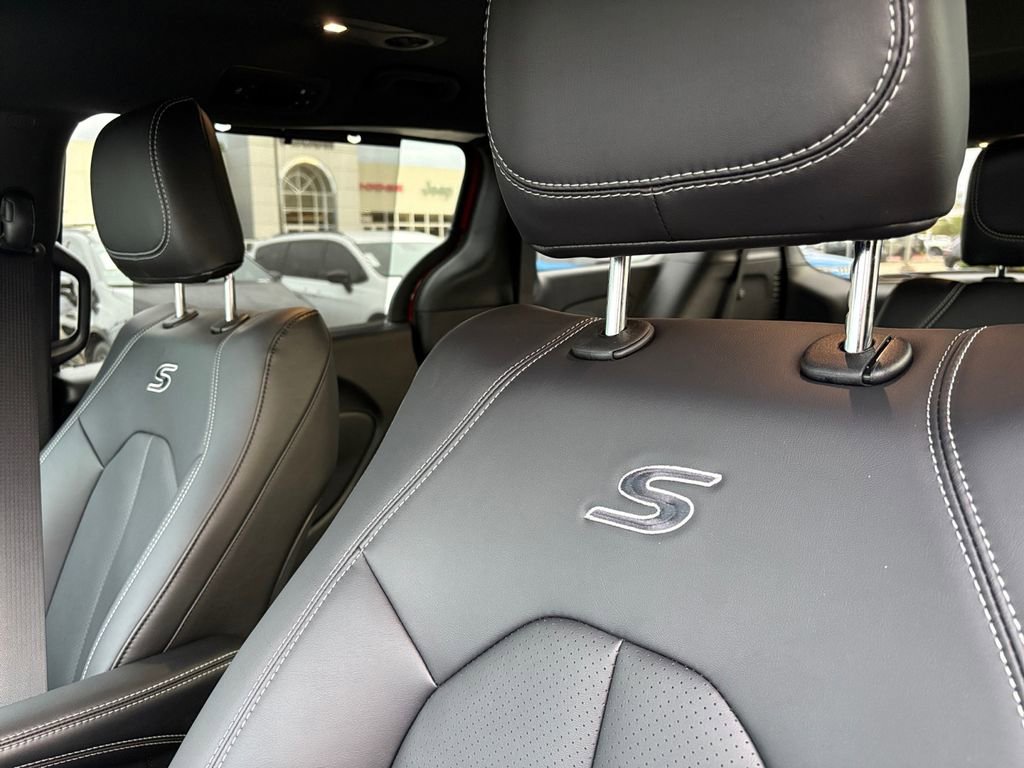 New 2026 Chrysler Pacifica Select image 19