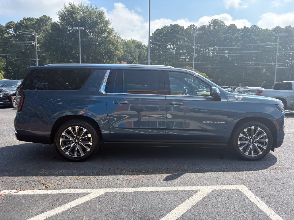 Used 2026 Chevrolet Suburban High Country AWD/4WD image 4