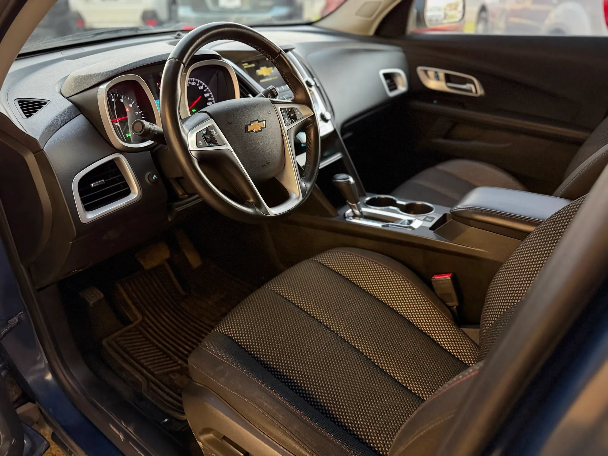 Used 2017 Chevrolet Equinox LT w/ Convenience Package AWD/4WD image 7
