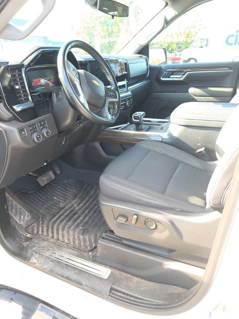 Certified 2023 Chevrolet Silverado 1500 LT w/ Z71 Off-Road Package AWD/4WD image 4