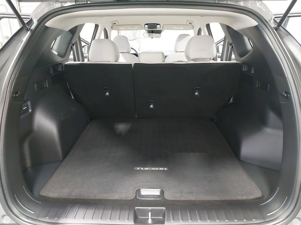 Certified 2025 Hyundai Tucson SE image 12