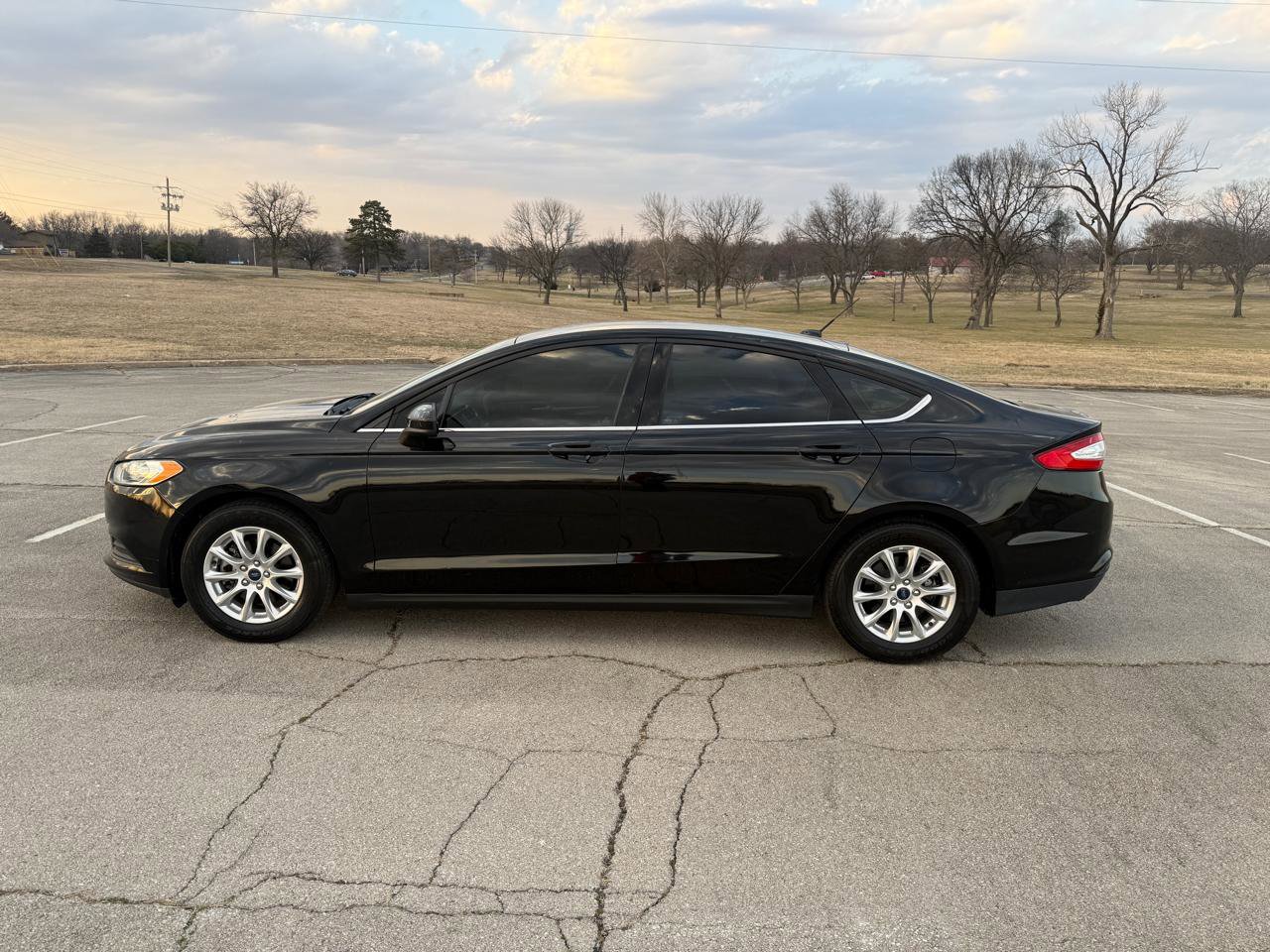 Used 2016 Ford Fusion S image 3