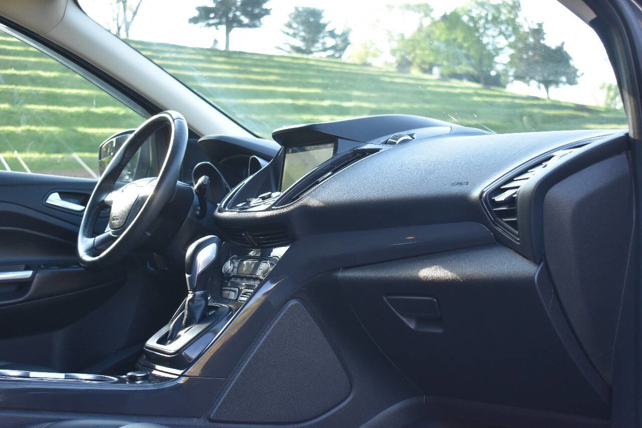 Used 2016 Ford Escape Titanium image 16