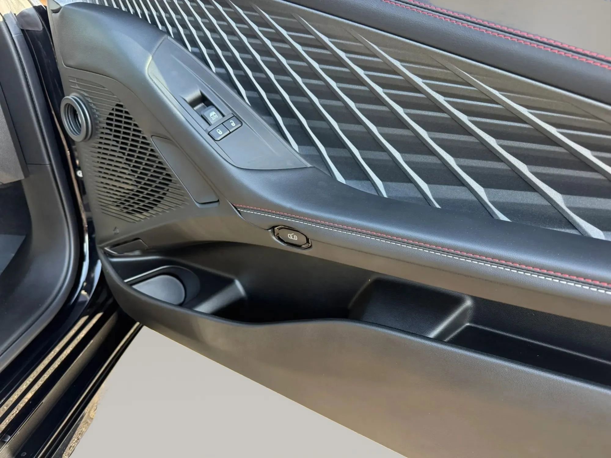 Used 2025 Dodge Charger Daytona R/T w/ Quick Order Package 25M R/T AWD/4WD image 32