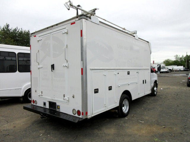 Used 2015 Ford E-450 and Econoline 450 Super Duty w/ Power Windows & Locks Group image 2