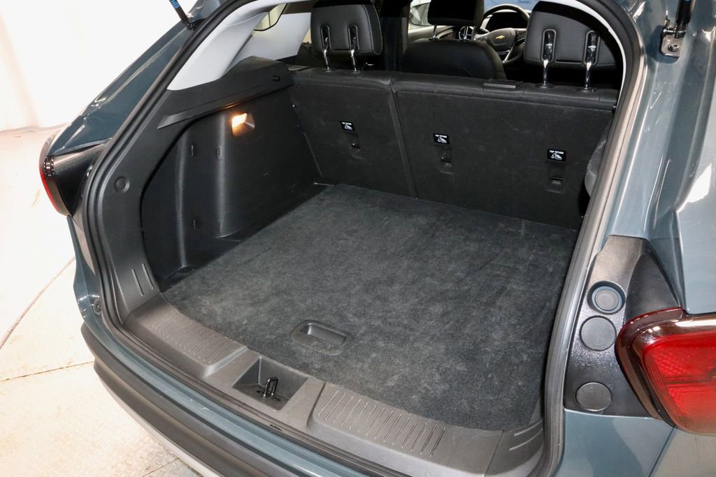 Used 2025 Chevrolet Trax LT w/ LT Convenience Package FWD image 14